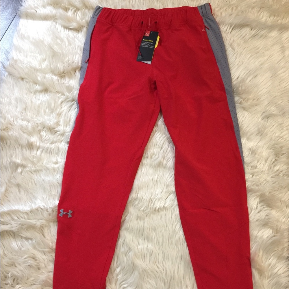 🛑SOLD ELSEWHERE 🛑NWT Under Armour Storm pants SM